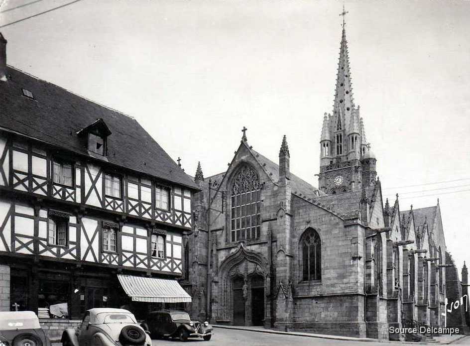 56 Josselin l Eglise.jpg